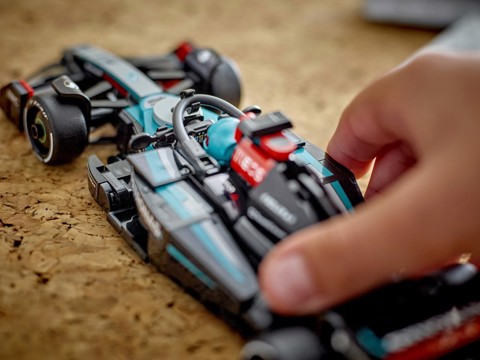 LEGO Speed Champions 77244 Auto da Corsa Mercedes-AMG PETRONAS F1 W 15