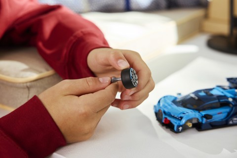 LEGO Speed Champions 77253 Super Auto Sportiva Bugatti Vision GT, Macchina Giocattolo con Minifigure, Regalo per Bambini 9+