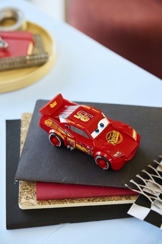 LEGO Speed Champions 77255 Saetta McQueen, Macchina Giocattolo da Collezione, Idea Regalo Disney per Fan del Film Pixar Cars