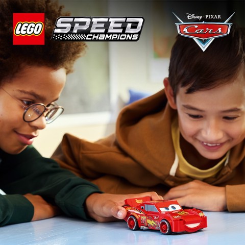 LEGO Speed Champions 77255 Saetta McQueen, Macchina Giocattolo da Collezione, Idea Regalo Disney per Fan del Film Pixar Cars