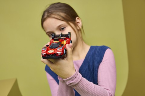 LEGO Speed Champions 77261 Ferrari 499P, Macchina Giocattolo STEM e Minifigure da Collezione, Regalo Sportivo per Bambini 9+