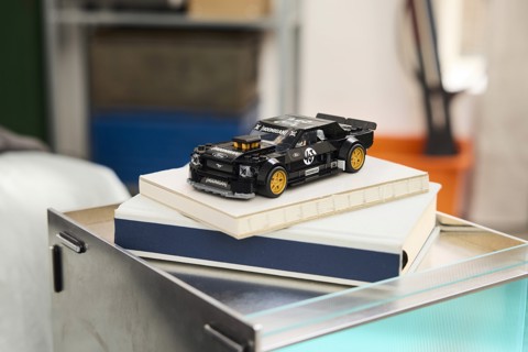 LEGO Speed Champions 77262 Ford Mustang ‘65 Hoonicorn V1 di Ken Block, Macchina Giocattolo con Minifigure, Regalo Bambini 9+