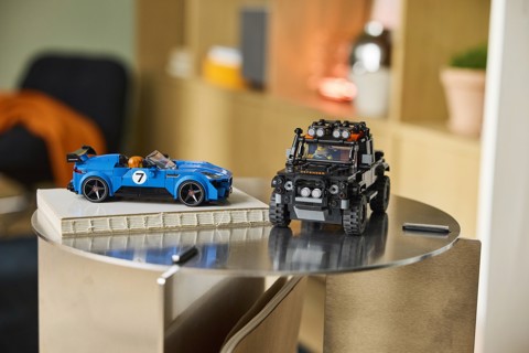 LEGO Speed Champions 77264 Jaguar Project 7 e Land Rover Defender, Set con 2 Macchine Giocattolo e 2 Minifigure, Regalo 10+