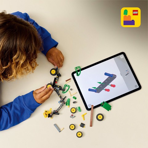 LEGO Technic 42218 Mietitrebbia Gommato John Deere 1470H, Veicolo Giocattolo da Cantiere, Braccio Rotante e Pinza, Regalo 7+