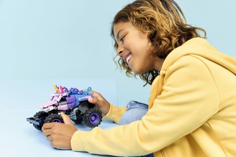 LEGO Technic 42220 Monster Jam Sparkle Smash a Retrocarica