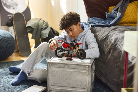 LEGO Technic 42238 Moto Ducati Desmo450 MX Factory, Kit di Modellismo con Moto Giocattolo da Collezione, Regalo Bambini 10+