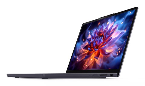 Lenovo IdeaPad | Notebook Slim 3 | Display 15.3'' WUXGA (1920x1200) | Processore INTEL Core 7 350 | Memoria RAM 16GB | Memoria SSD 512GB | Scheda grafica Integrata | Sistema Operativo WINDOWS 11 HOME | LUNA_GREY | Caricatore NON incluso