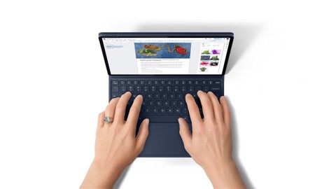Lenovo Yoga Tab Plus Gen 2 - Display 13" 4K (3840×2560) LTPS 1100nits 144Hz - CPU Qualcomm Snapdragon 8 Elite - RAM 16GB - Memoria 256GB UFS - Grafica Qualcomm Adreno 830 - Connettività WiFi Slot MicroSD - 0 - 0 Inclusi