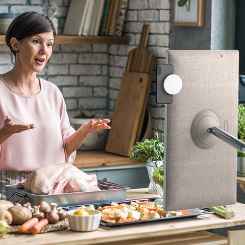 LG StanbyME 27ART10 Schermo 27'' Touchscreen, Base con ruote, Batteria, WebOS - RICONDIZIONATO GRADO A