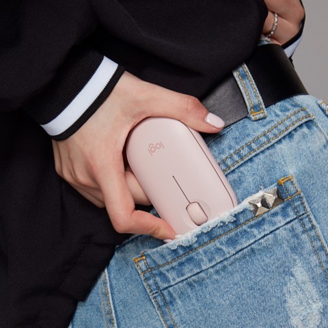 Logitech Pebble, mouse wireless con Bluetooth o ricevitore da 2,4 GHz, mouse per computer con clic silenzioso per laptop, notebook, iPad, PC e Mac. Rosa