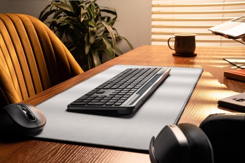 K980 Signature SlimSolar+ tastiera wireless BT