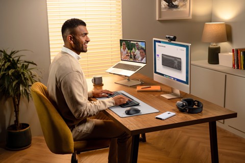 K980 Signature SlimSolar+ tastiera wireless BT