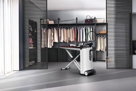 Miele B4847 FashionMaster Stazione di stiro a vapore pressurizzato 1,25 L Marrone, Bianco
