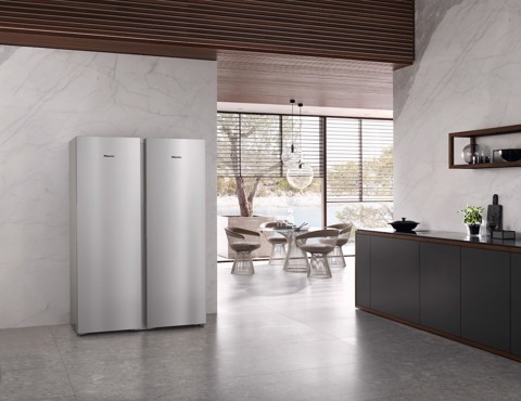 Miele FNS 4382 D Congelatore verticale Libera installazione 278 L Argento