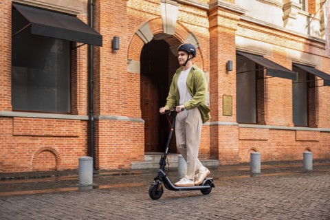 Ninebot by Segway Ninebot Monopattino Elettrico E2 Plus E II Powered by Segway