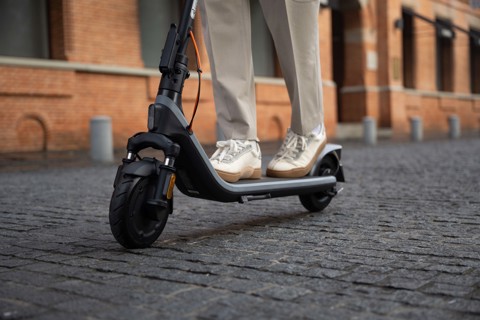 Ninebot by Segway Ninebot Monopattino Elettrico E2 Plus E II Powered by Segway