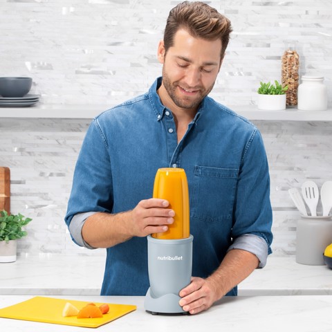 NutriBullet Pro – Frullatore Compatto e Potente, Estrattore di Nutrienti, Smoothie Maker, 900W, Azzurro Opaco (NB907MASL)