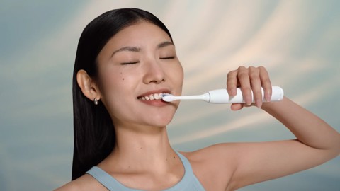Philips Sonicare serie 5300 Sonicare Spazzolino elettrico sonico con base di ricarica e sensore di pressione colore bianco HX7108/02
