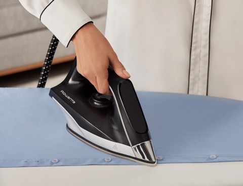 Rowenta Ferro da stiro a vapore VR8320 Turbosteam