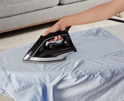 Rowenta Ferro da stiro a vapore VR8320 Turbosteam