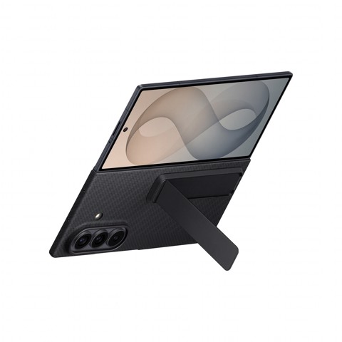 Samsung Galaxy Q8 Carbon Standing Case