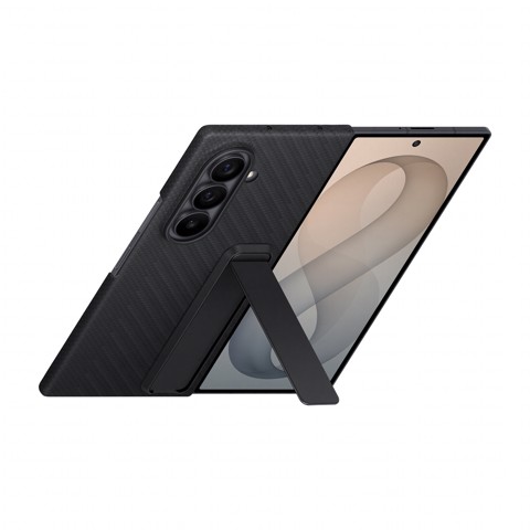 Samsung Galaxy Q8 Carbon Standing Case