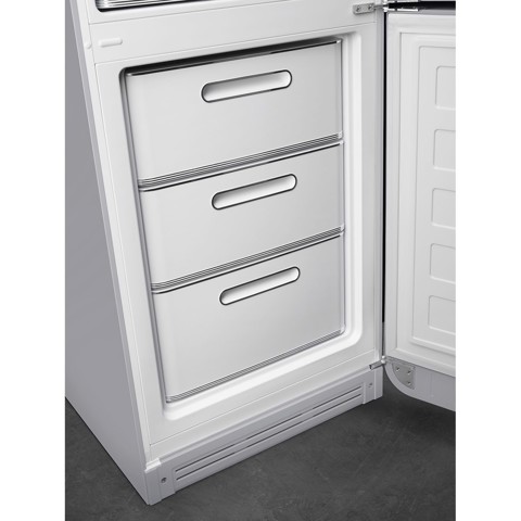 Smeg 50's Style FAB32RSV5 Silver