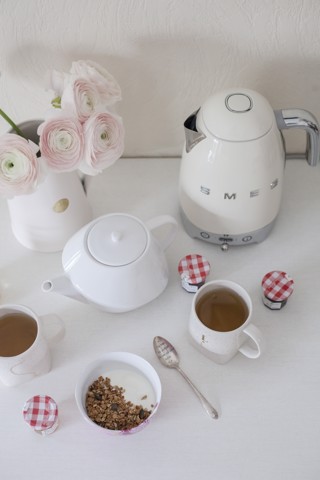 Smeg Bollitore A Temperatura Variabile 50's Style – Panna LUCIDO – KLF04CREU
