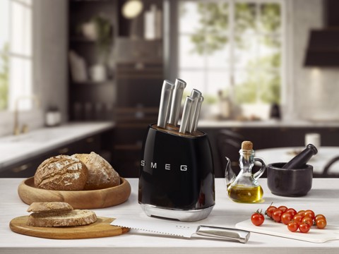 Smeg Ceppo con coltelli 50's Style - Nero LUCIDO - KBSF02BL