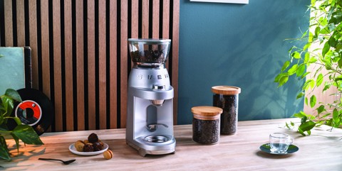 Smeg CGF02SSEU macina caffé 150 W Alluminio