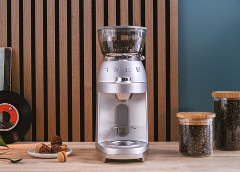 Smeg CGF02SSEU macina caffé 150 W Alluminio