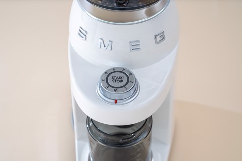 Smeg CGF03WHEU macina caffé 150 W Bianco