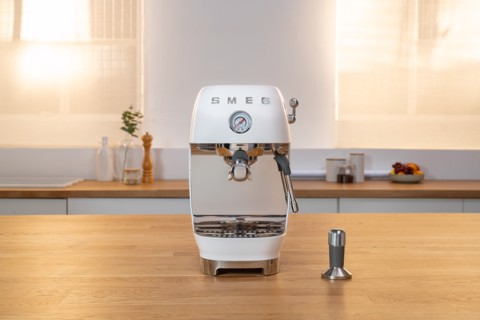 Smeg ECF03WHEU macchina per caffè Automatica/Manuale Macchina per espresso 1,4 L