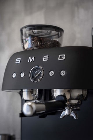 Smeg EGF03BLMEU macchina per caffè Manuale Macchina per espresso 2,4 L