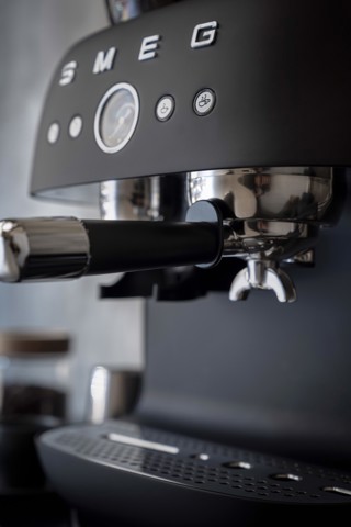 Smeg EGF03BLMEU macchina per caffè Manuale Macchina per espresso 2,4 L