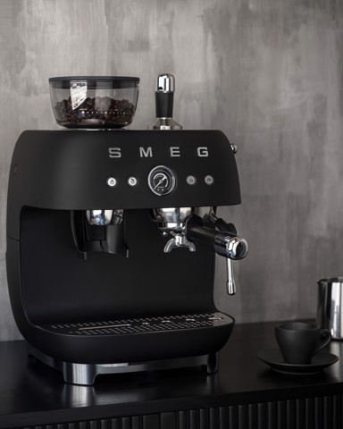 Smeg EGF03BLMEU macchina per caffè Manuale Macchina per espresso 2,4 L
