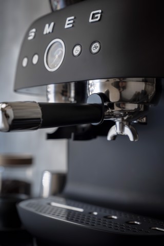 Smeg EGF03BLMEU macchina per caffè Manuale Macchina per espresso 2,4 L