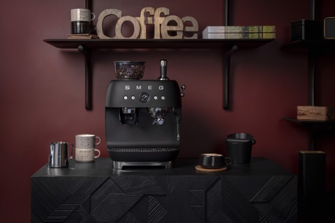 Smeg EGF03BLMEU macchina per caffè Manuale Macchina per espresso 2,4 L