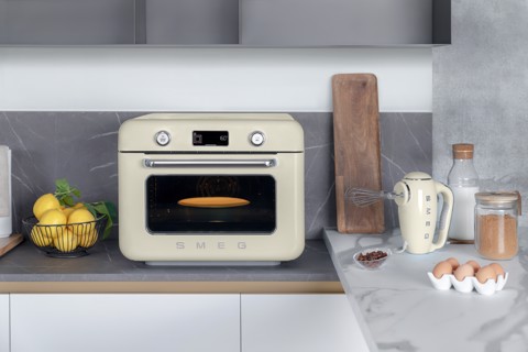 Smeg Forno combinato a vapore da appoggio 50's Style - Panna - COF01CREU