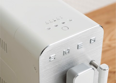 Smeg Macchina da Caffè Automatica lancia vapore Collezione Aesthetic – Bianco – BCC12WHMEU