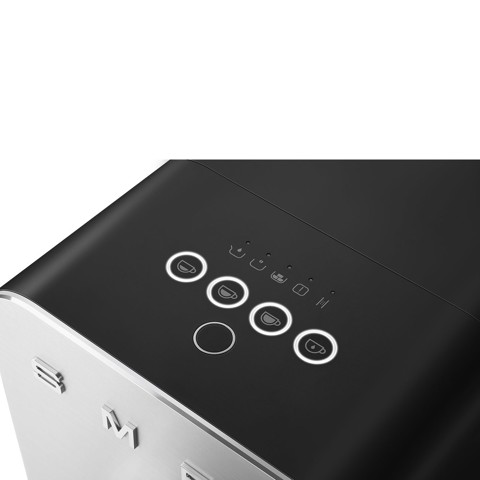 Smeg Macchina da Caffè Automatica lancia vapore Collezione Aesthetic – Nero – BCC11BLMEU