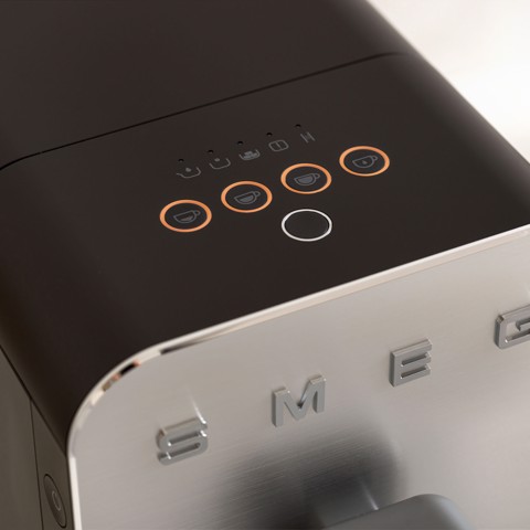 Smeg Macchina da Caffè Automatica lancia vapore Collezione Aesthetic – Nero – BCC11BLMEU