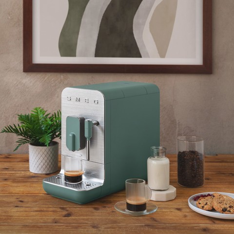 Smeg Macchina da Caffè Automatica lancia vapore Collezione Aesthetic – Verde Smeraldo – BCC12EGMEU
