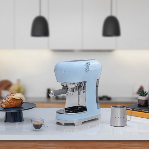Smeg Macchina da Caffè Espresso Manuale 50's Style – Azzurro LUCIDO – ECF02PBEU