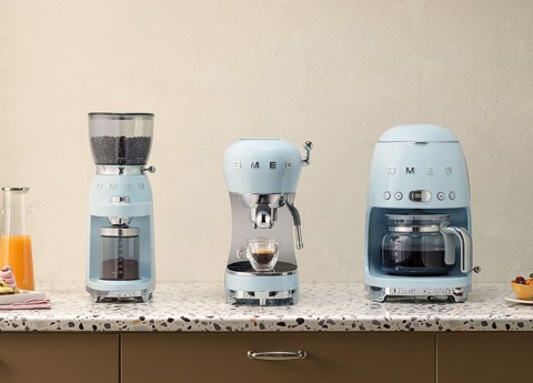 Smeg Macchina da Caffè Espresso Manuale 50's Style – Panna LUCIDO – ECF02CREU