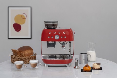 Smeg Macchina da Caffè Espresso Manuale con macinacaffè integrato 50's Style – Rosso LUCIDO – EGF03RDEU
