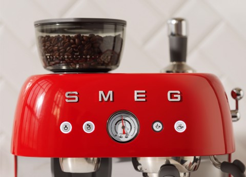 Smeg Macchina da Caffè Espresso Manuale con macinacaffè integrato 50's Style – Rosso LUCIDO – EGF03RDEU