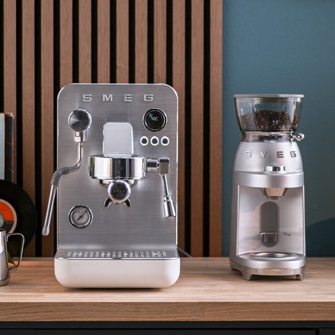 Smeg Macchina da caffè espresso Minipro Linea Collezione - Bianco Opaco - EMC02WHMEU