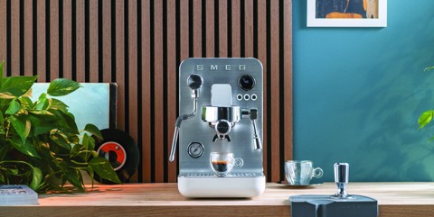 Smeg Macchina da caffè espresso Minipro Linea Collezione - Bianco Opaco - EMC02WHMEU