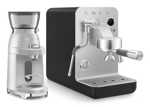 Smeg Macchina da caffè espresso Minipro Linea Collezione - Nero Opaco - EMC02BLMEU
